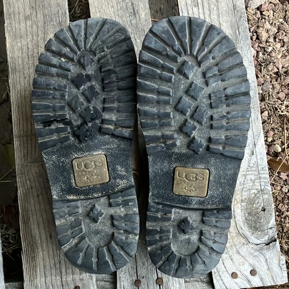 Ugg Leather/Suede Boots WORN - Picture 7 of 12